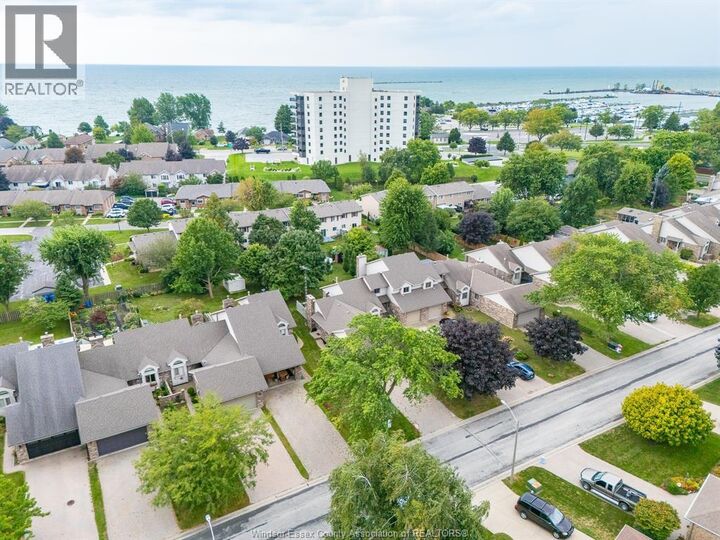 Property Photo:  32 Cheyenne Crescent  ON N8H 5E3 