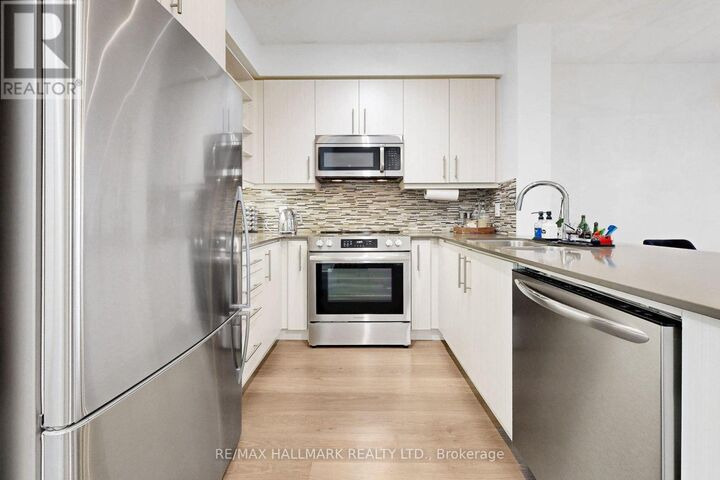 Property Photo:  55 Oneida Crescent Ph 10  ON L4B 0E8 