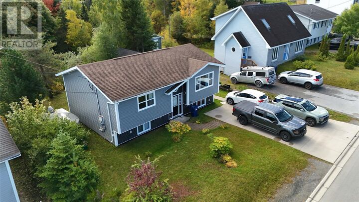 Property Photo:  33 Sunnyslope Drive  NL A2H 7J2 