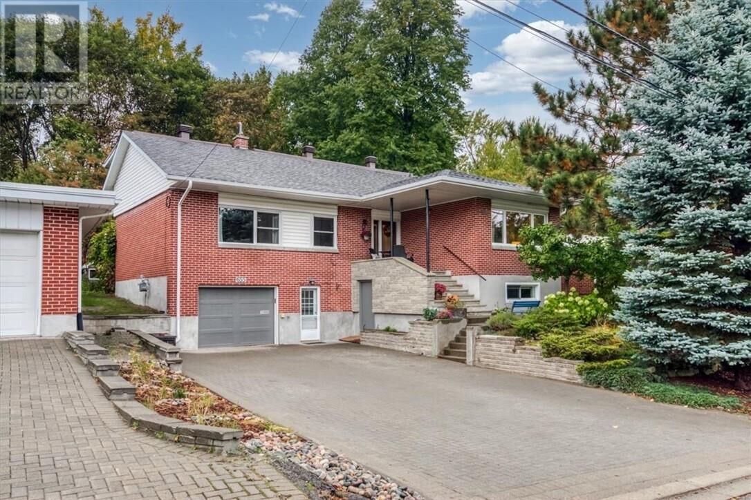 Property Photo:  655 Beaton Avenue  ON P3E 3J5 