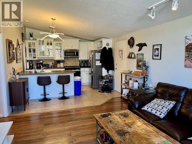 Property Photo:  353 Boyce Crescent 11  BC V1Y 5Z7 