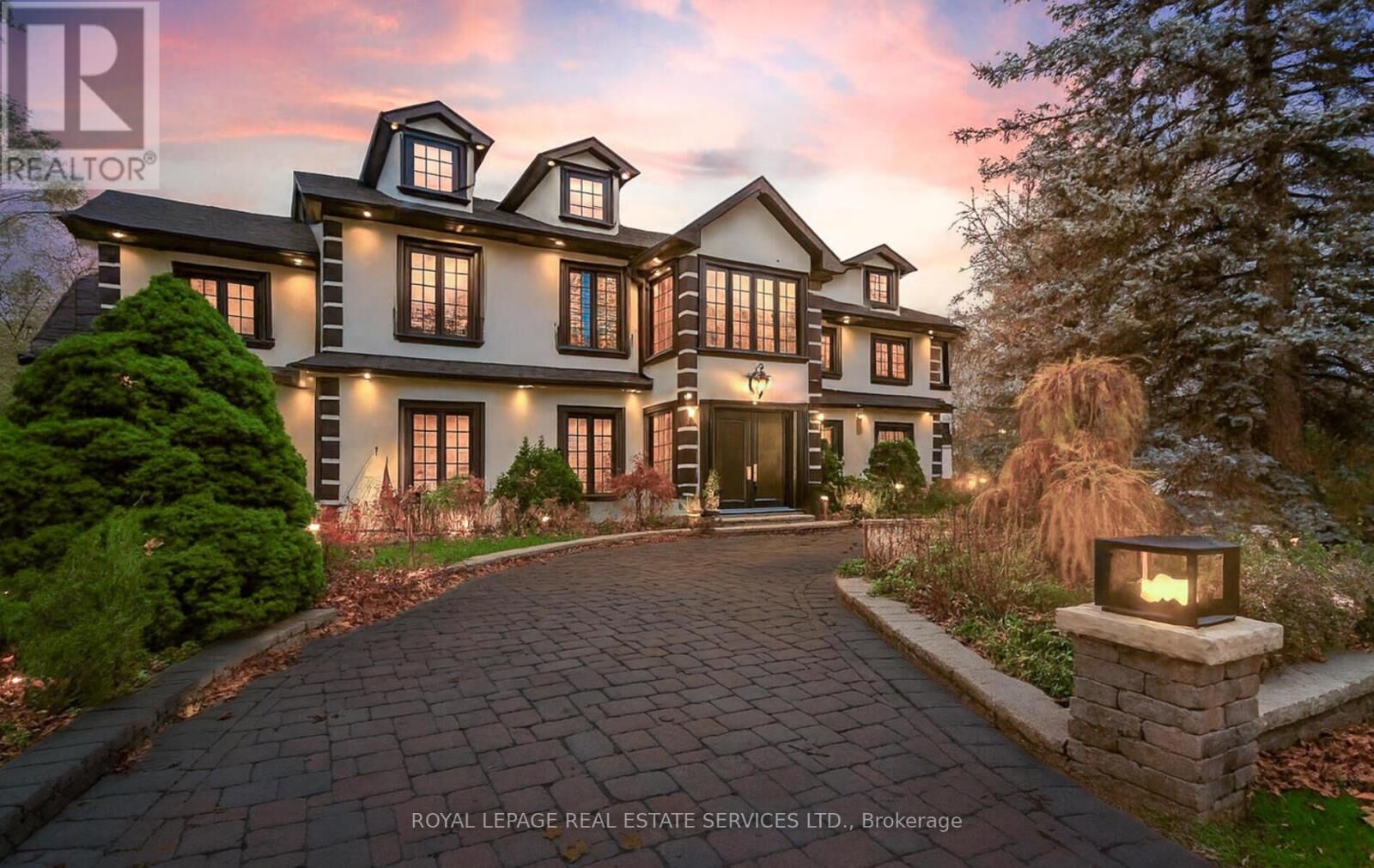 Property Photo:  197 The Bridle Path  ON M3C 2P6 