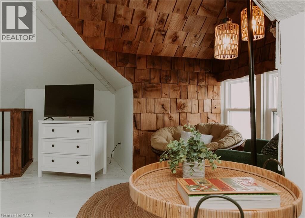 Property Photo:  393 Ontario Street Upper  ON N5A 3H7 