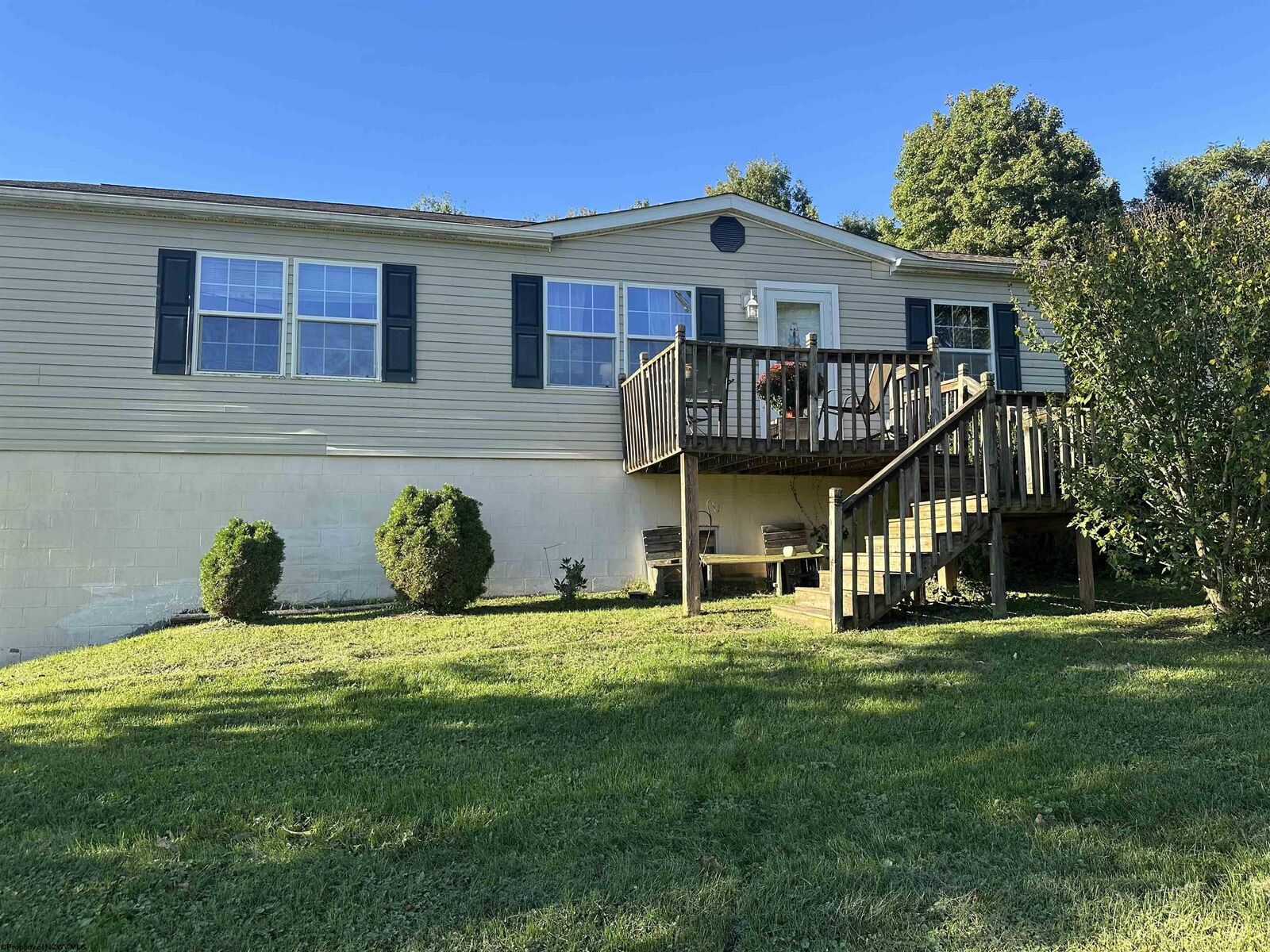 Property Photo: 311 Pleasant Hill Road WV 26508