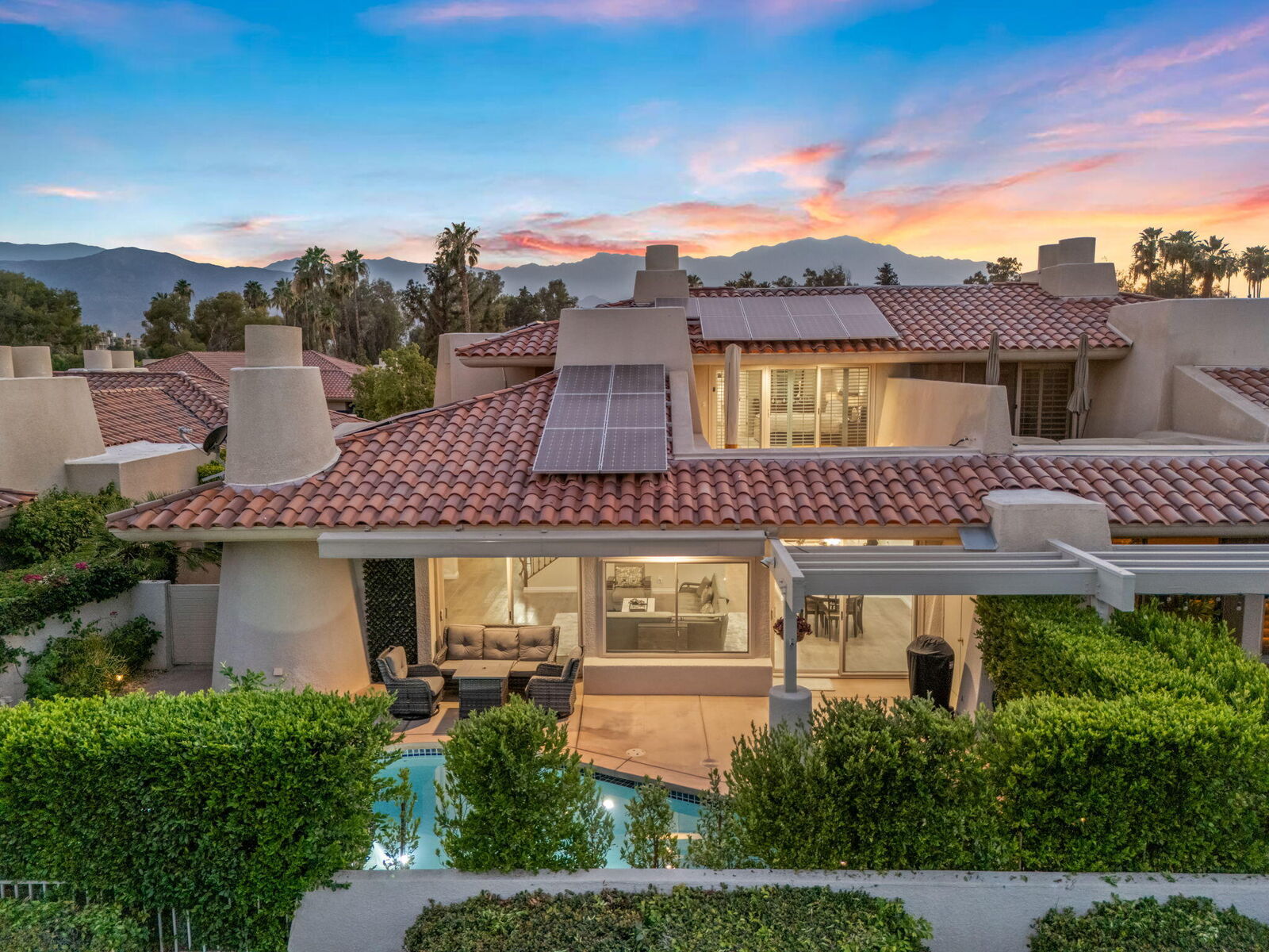 Property Photo: 18 N Kavenish Drive CA 92270