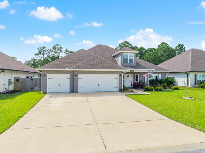 Property Photo:  2008 Refuge Circle  FL 32563 
