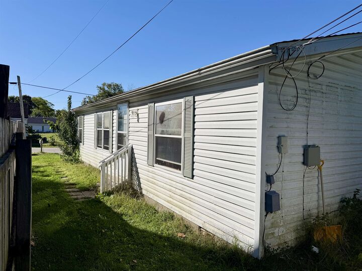 Property Photo:  310 Fountain St  IN 47331-3331 