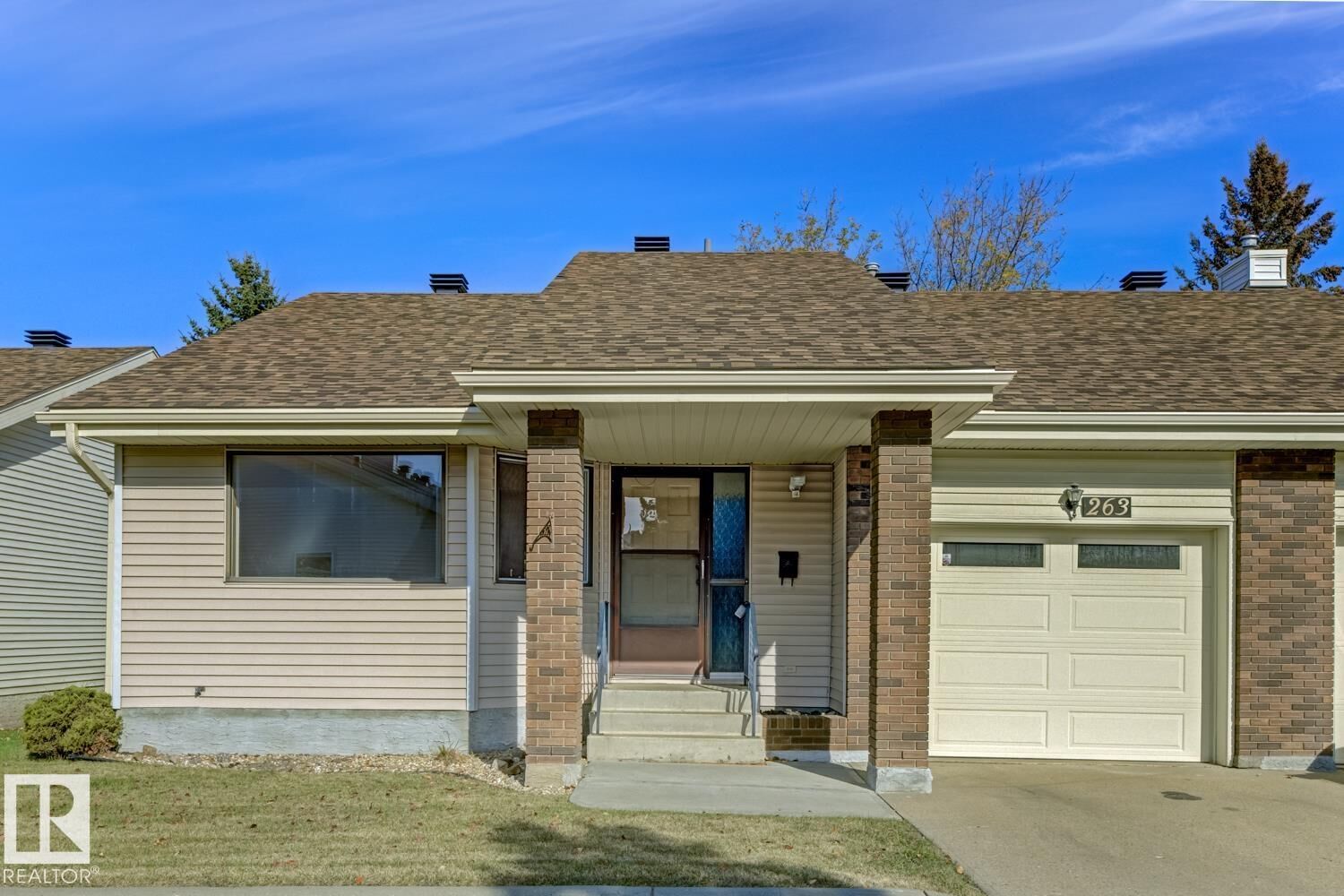 Property Photo:  263 Oeming Road NW  AB T6R 1M4 