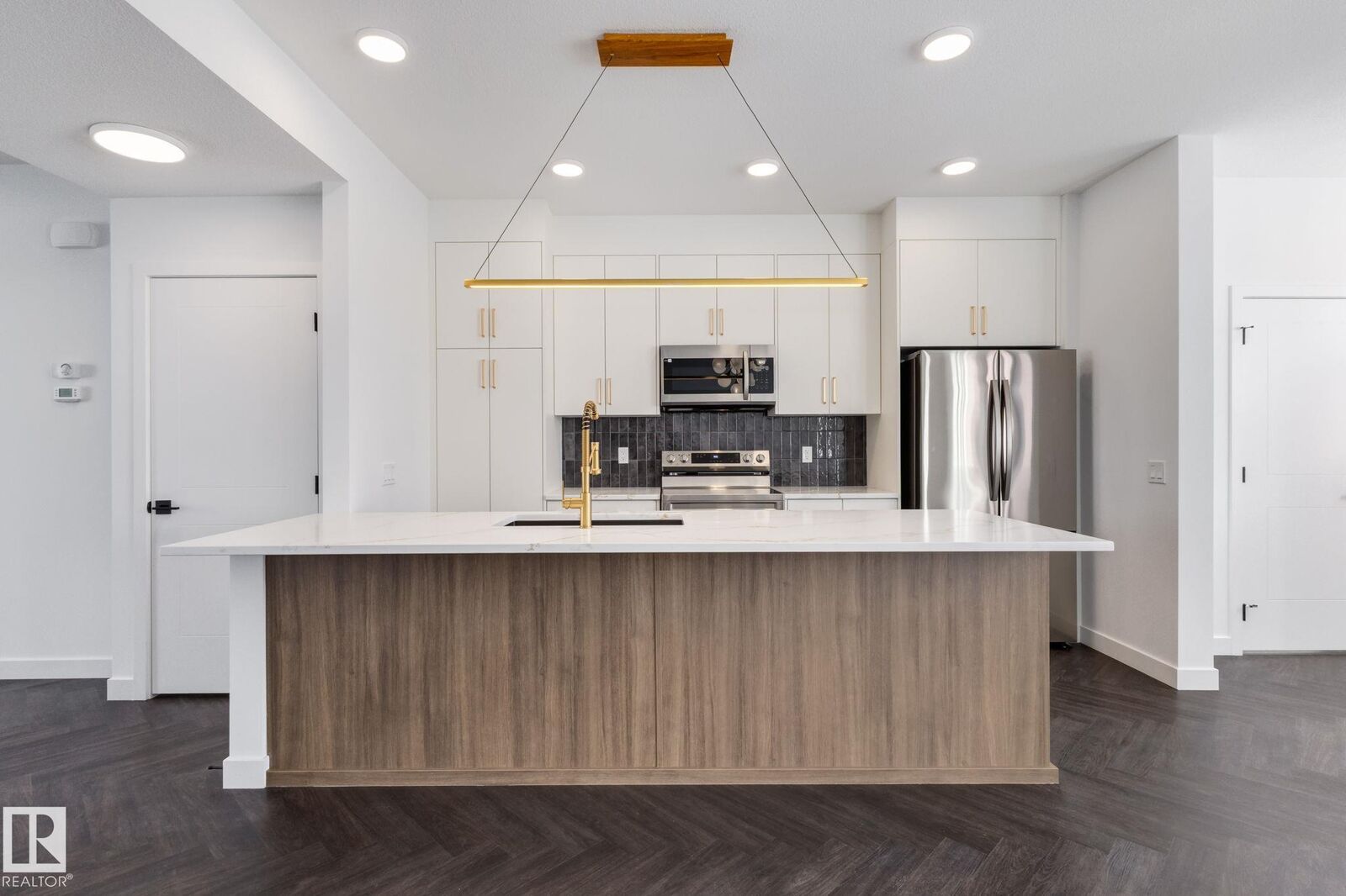 Property Photo:  2203 Crossbill Link NW  AB T5S 0Y6 