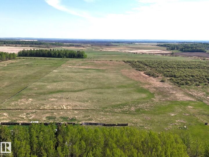 Property Photo:  Twp 550 Rrd 84  AB T0E 0T0 