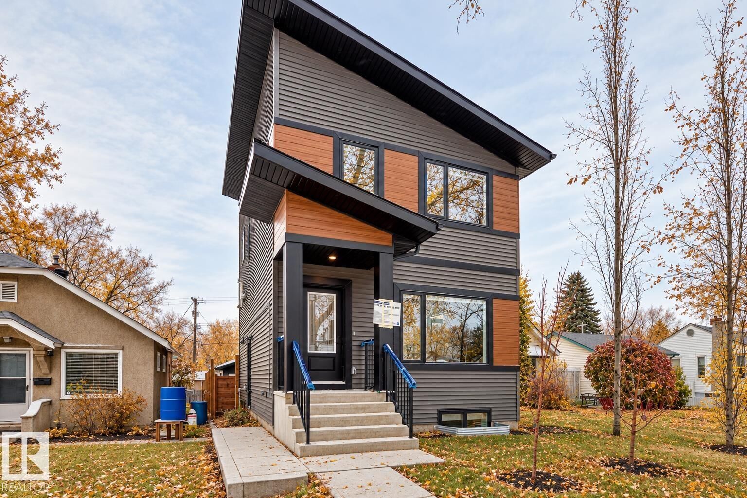 Property Photo:  11519 & 11521 67 Street NW  AB T5B 1L6 