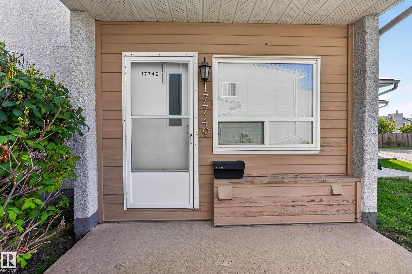Property Photo:  17749 95 Street NW  AB T5Z 2E2 