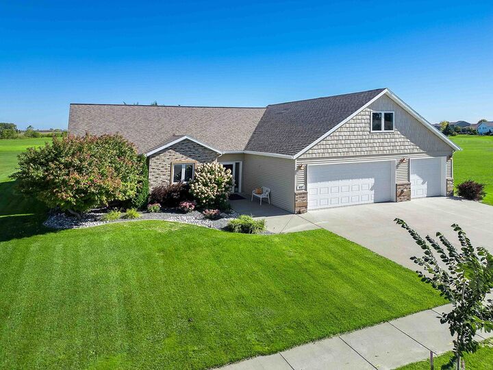 Property Photo:  812 S 36th Street S  MN 56560 