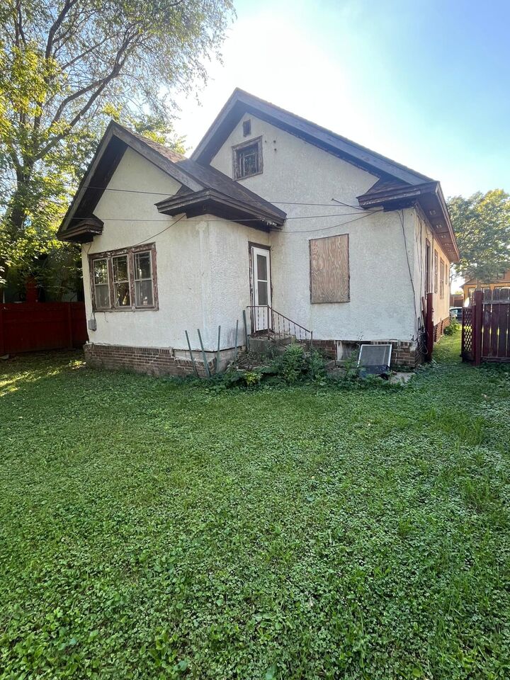 Property Photo: 1020 Vincent Avenue N MN 55411