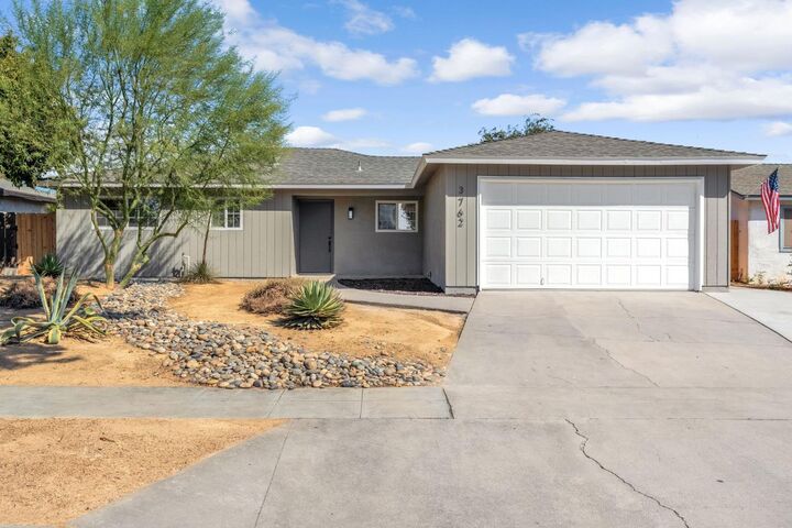 Property Photo: 3762 N Claremont Avenue CA 93727