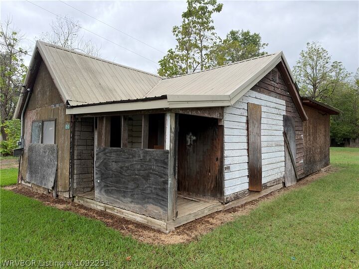 Property Photo:  850 5th Street  AR 72958 
