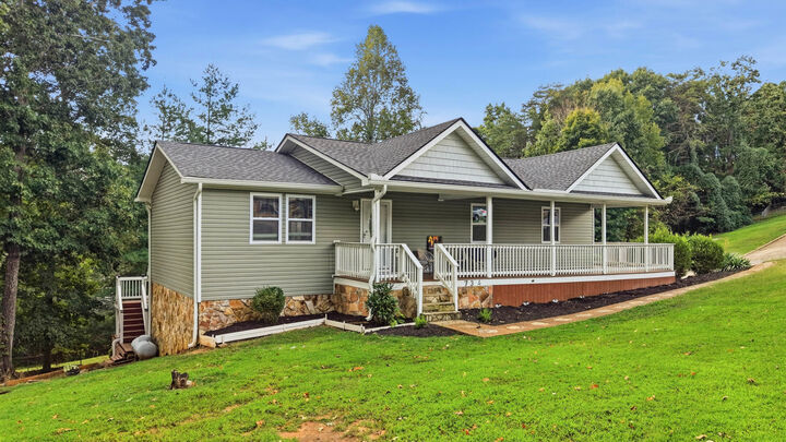 Property Photo: 734 Crestridge Drive GA 30741