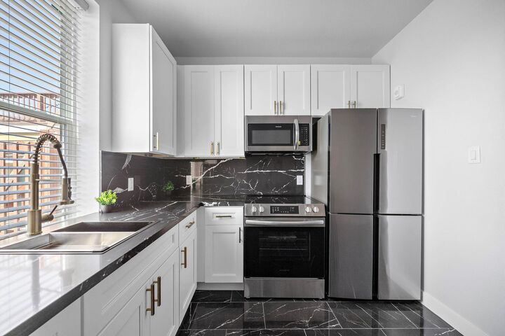 Property Photo: 1009 8th Street D TX 77550