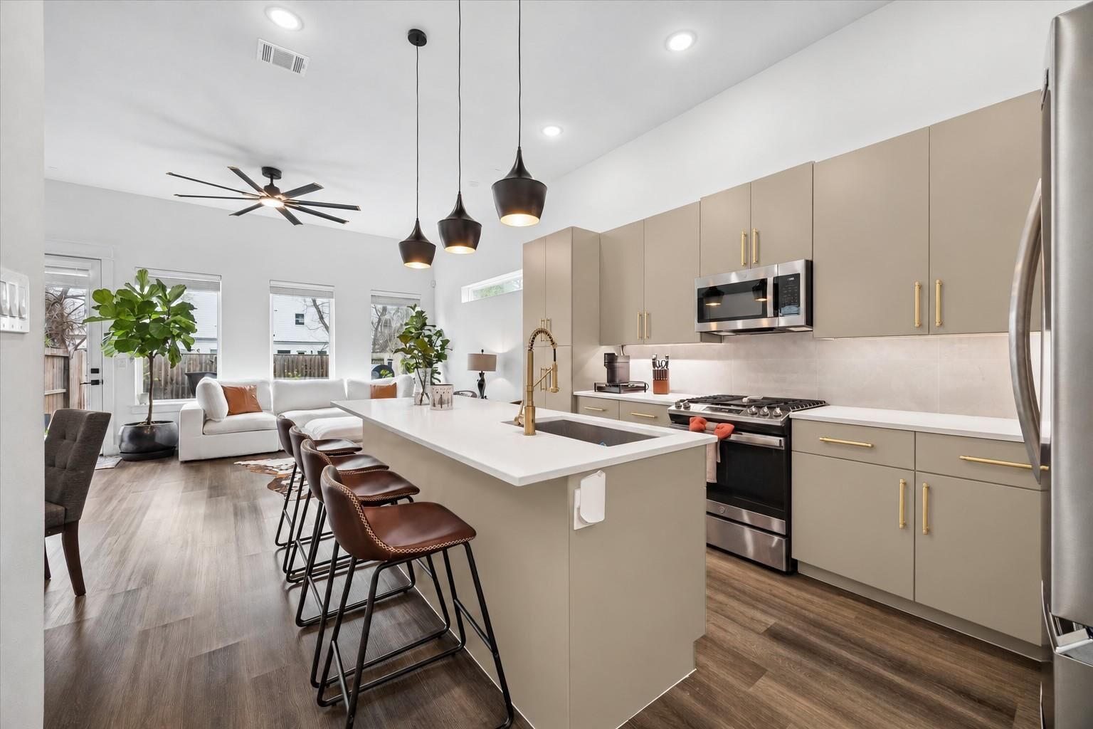 Property Photo: 5318 Wunder Lane TX 77091