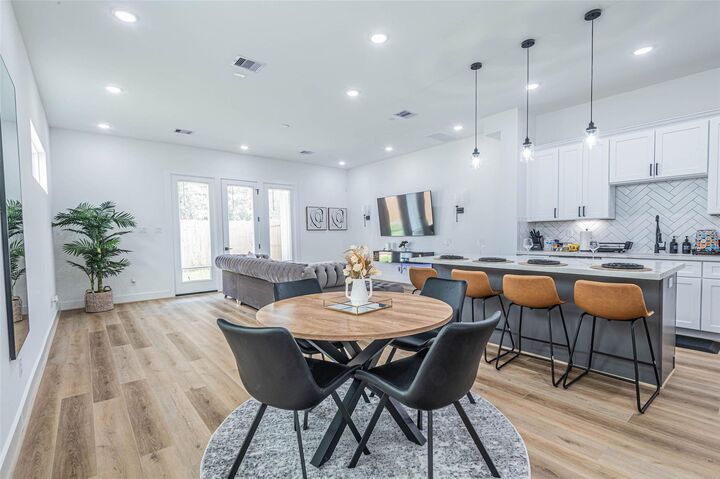Property Photo:  3505 Ennis Street  TX 77004 