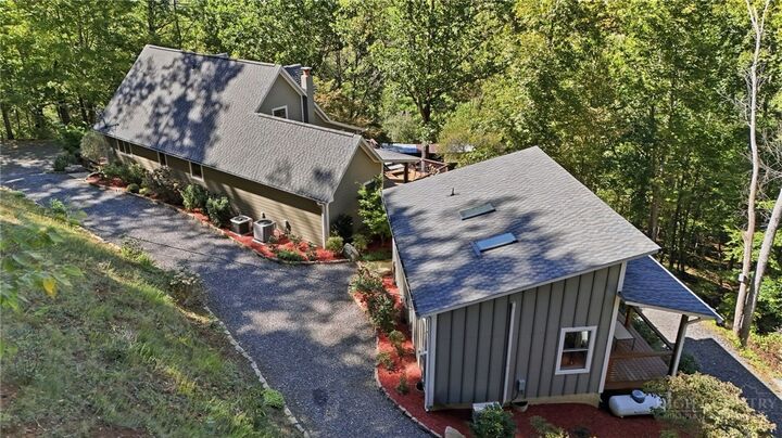 Property Photo:  2711 Rabbit Hop Road  NC 28777 