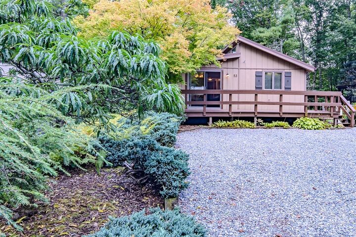 Property Photo:  