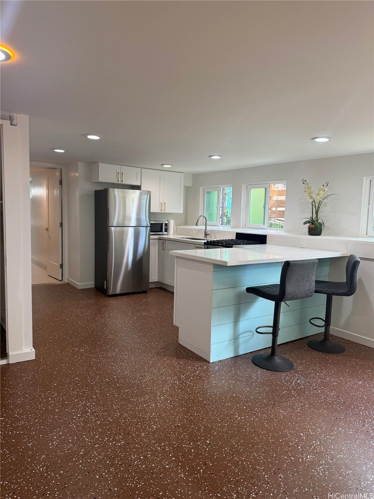 Property Photo:  
