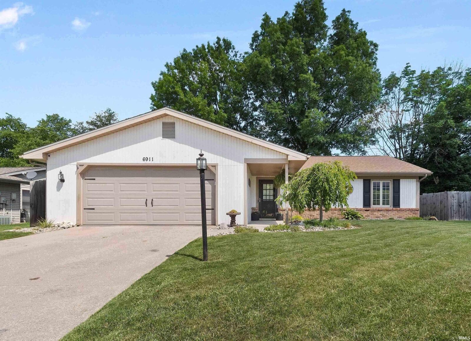 Property Photo: 6911 Wolfsboro Lane IN 46835