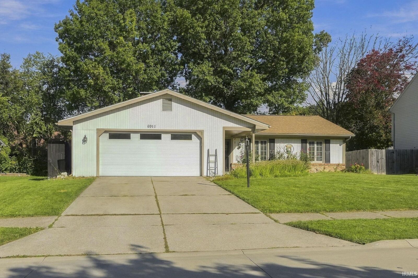 Property Photo:  6911 Wolfsboro Lane  IN 46835 