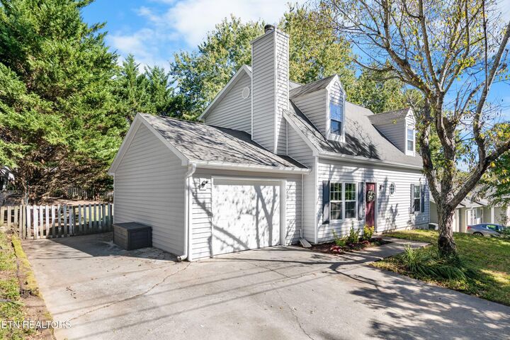 Property Photo:  5915 Autumn Oaks Lane  TN 37921 