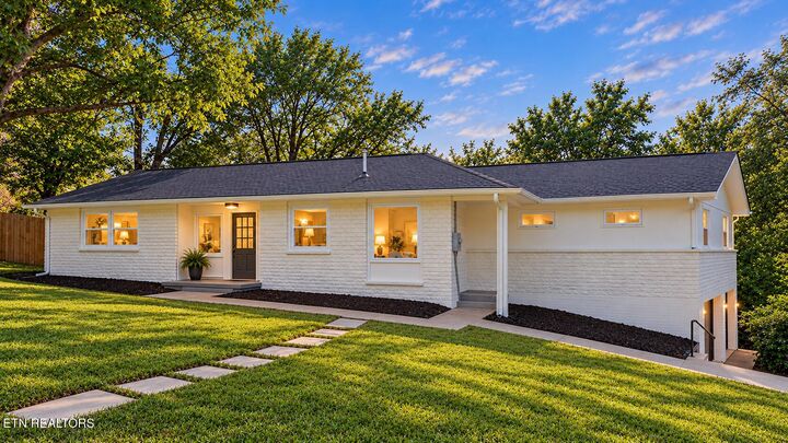 Property Photo:  812 Sunset Drive  TN 37763 
