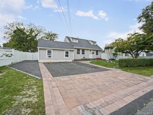 Property Photo:  126 Claywood Drive  NY 11717 