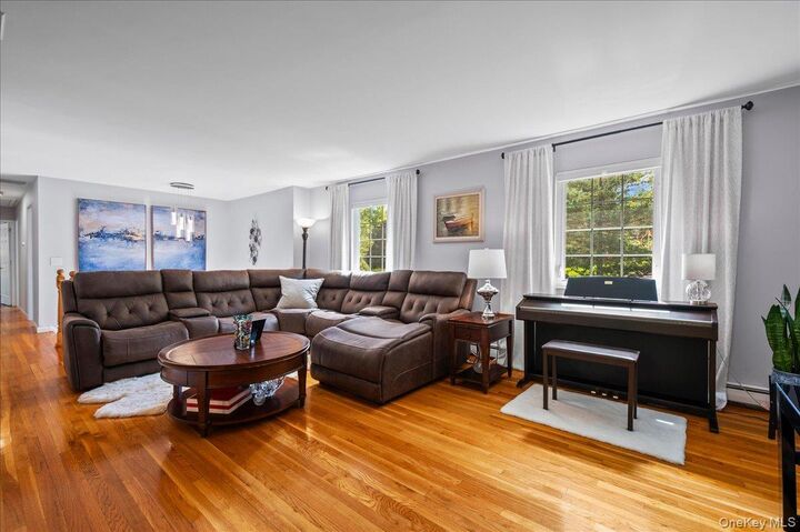 Property Photo:  15 Watergate Drive  NY 10501 