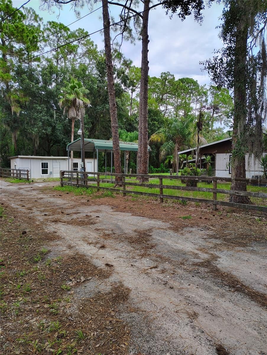 Property Photo:  1741 Banana Road  FL 33810 