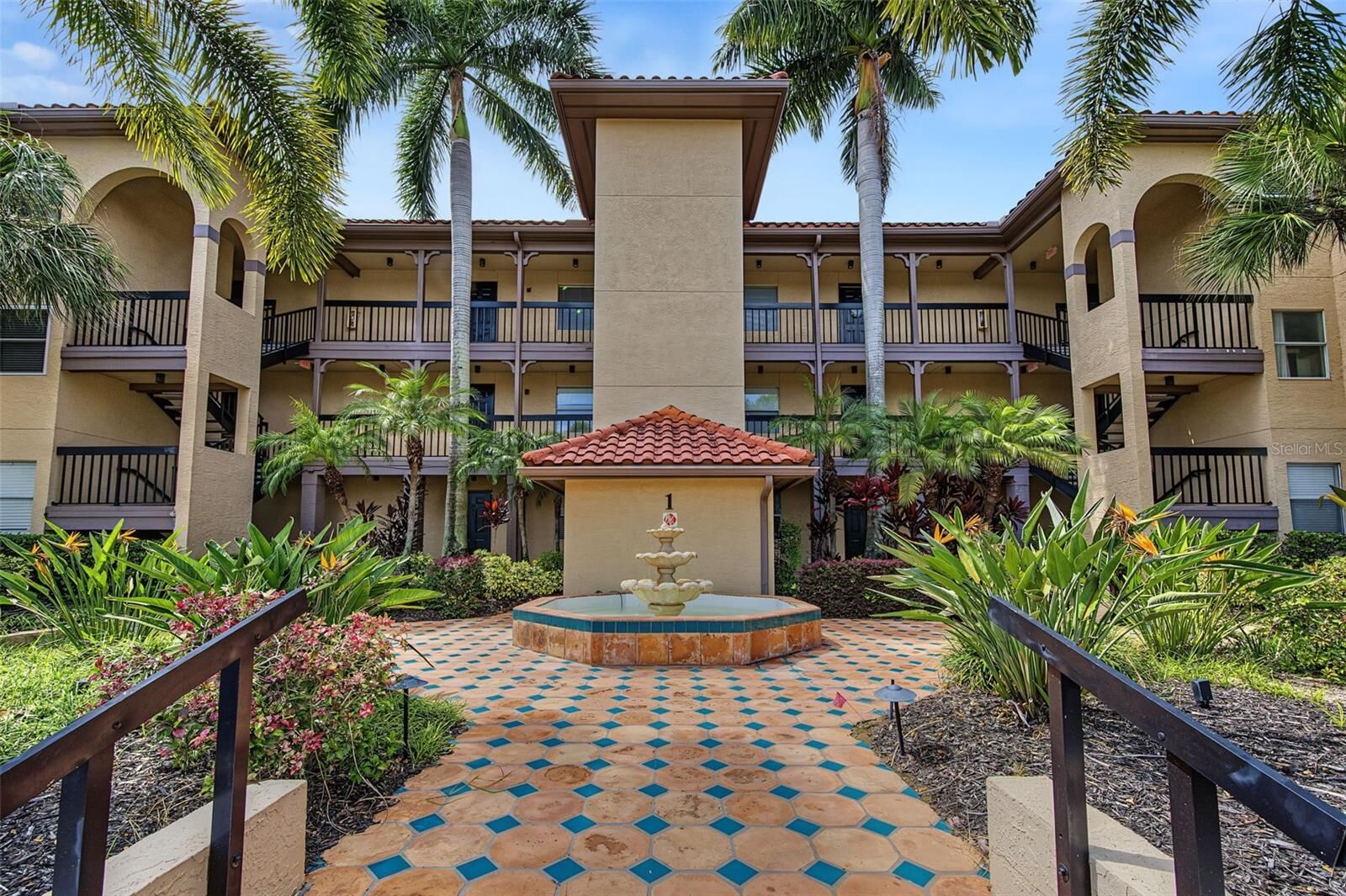 Property Photo:  2400 Feather Sound Drive 123  FL 33762 