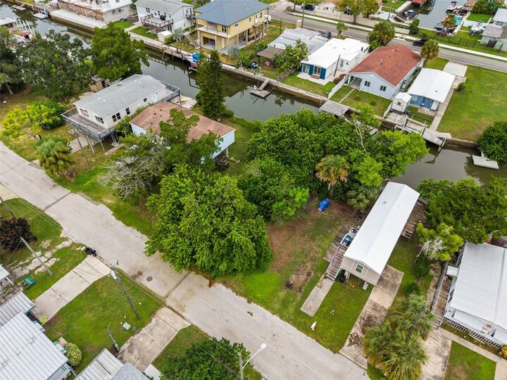 Property Photo:  6825 Albatross Lane  FL 34667 