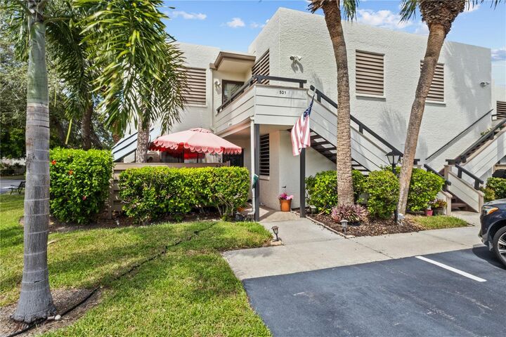 Property Photo:  521 Lakeside Drive  FL 34210 