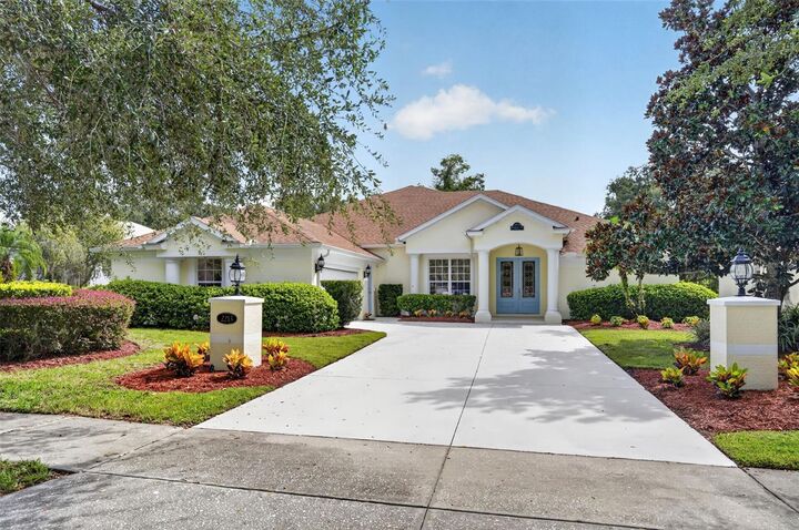 Property Photo:  2213 Wandering Oak Terrace  FL 34746 