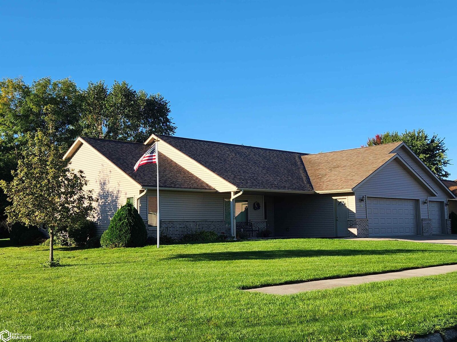 Property Photo:  3399 Saratoga Court  IA 50401 