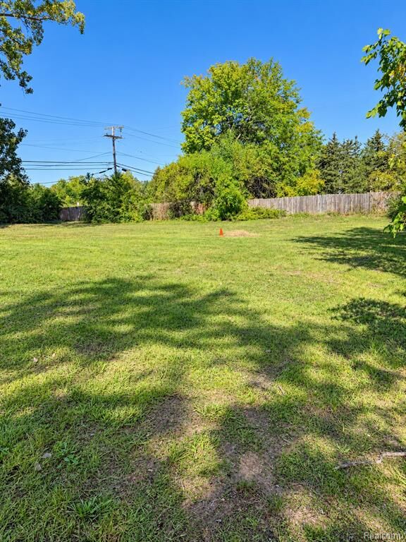 Property Photo:  23846 Lillian Street  MI 48183 1319 
