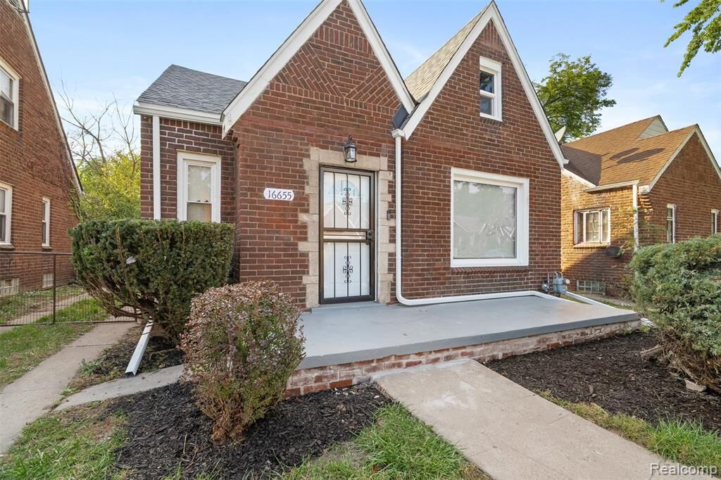 Property Photo: 16655 Stansbury Street MI 48235 4503