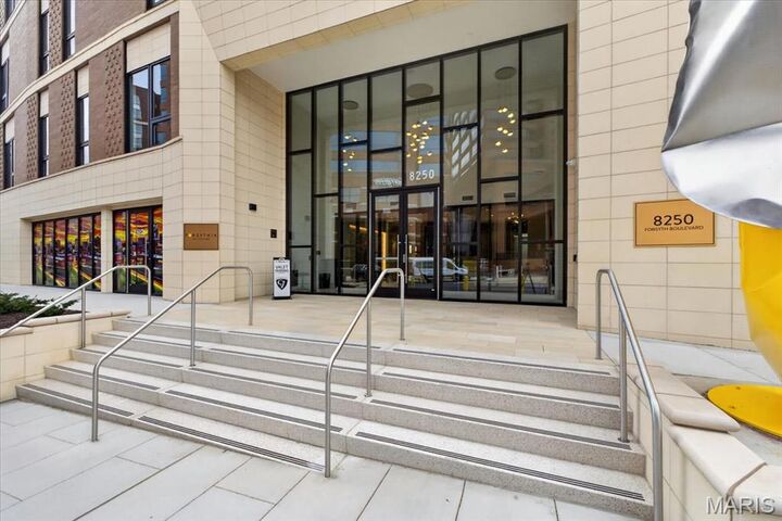 Property Photo: 8250 Forsyth Boulevard 409 MO 63105
