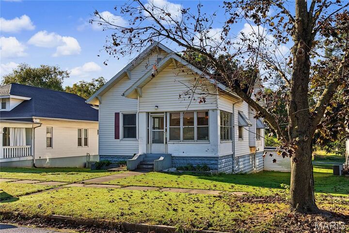 Property Photo: 407 E Maple Street MO 63780
