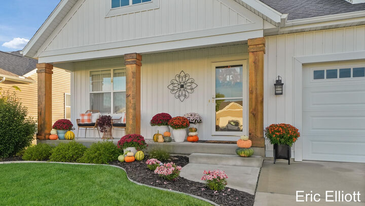 Property Photo:  3932 Elm Ridge Drive  MI 49424 