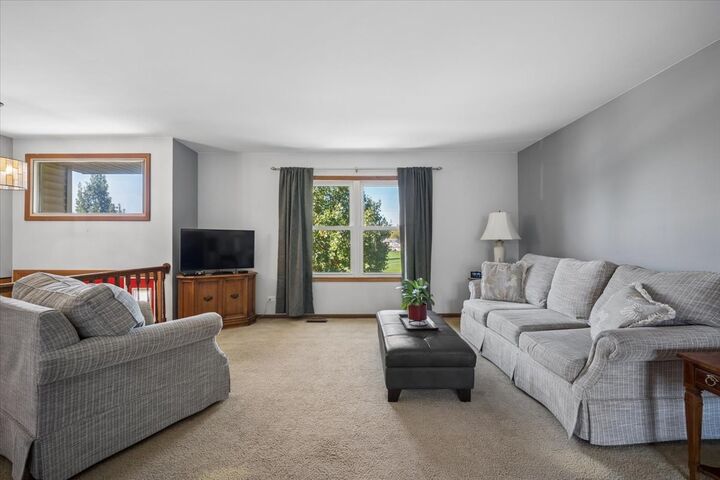 Property Photo:  1185 S Appletree Lane  IL 60103 