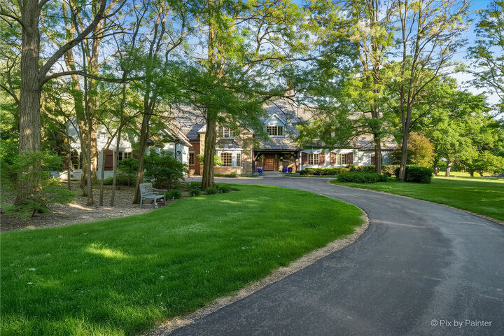 Property Photo: 1425 Galloway Drive IL 60098