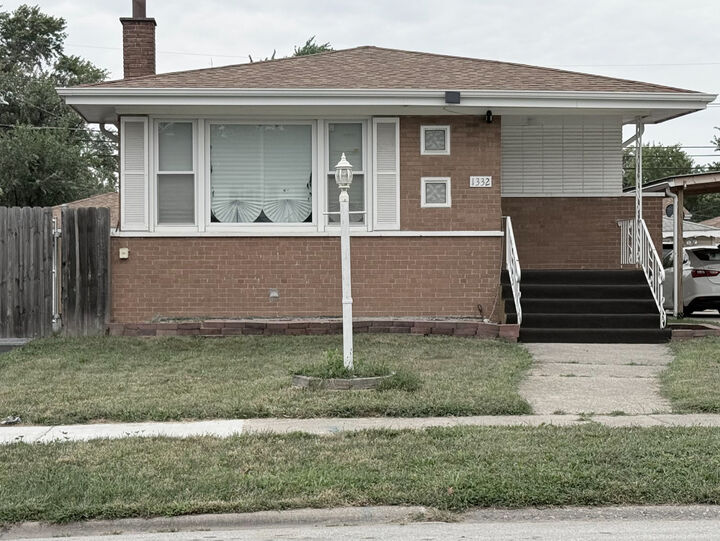 Property Photo:  1332 Mackinaw Avenue  IL 60409 