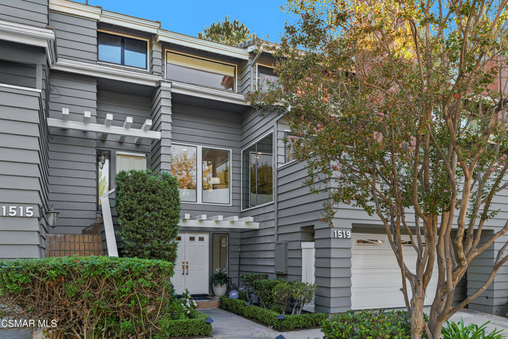 Property Photo:  1519 N View Drive  CA 91362 