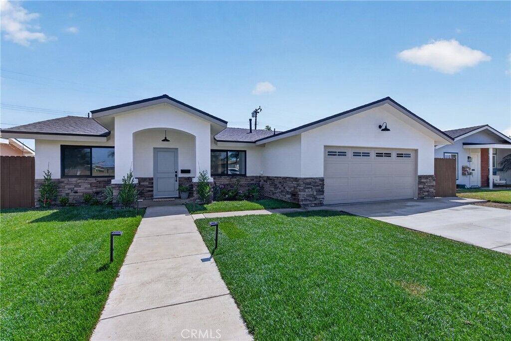 Property Photo:  19352 Brookhurst  CA 92646 