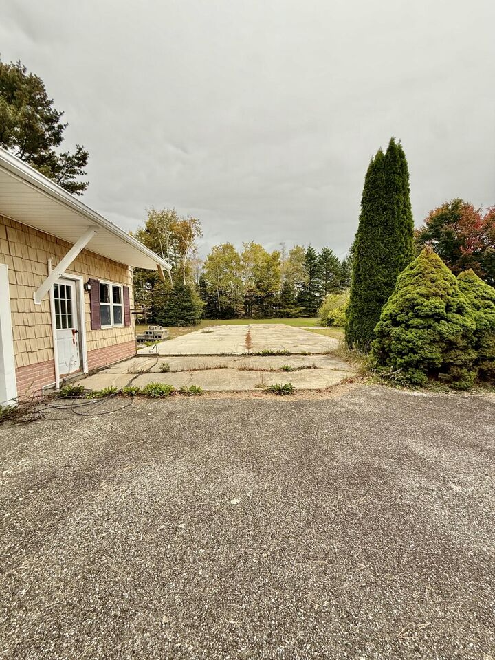 Property Photo: 418 Centerville Road ME 04623